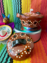 Load image into Gallery viewer, Valentine's concha candle