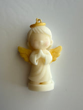 Load image into Gallery viewer, Angel pillar candle
