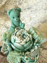 Load image into Gallery viewer, White Talavera bouquet candle
