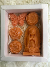 Load image into Gallery viewer, Virgen candle set
