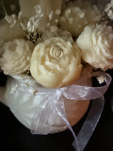 Load image into Gallery viewer, White Talavera bouquet candle
