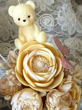 Load image into Gallery viewer, White Talavera bouquet candle
