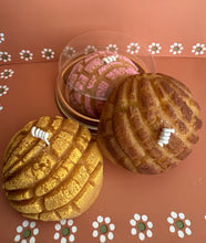 Load image into Gallery viewer, Concha Pan Dulce Candle
