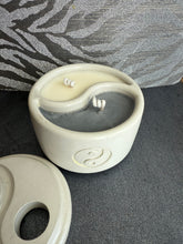Load image into Gallery viewer, Yin Yang Soy candle
