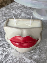 Load image into Gallery viewer, Lips candle
